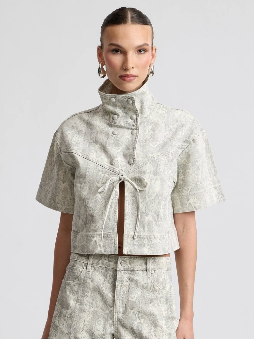 Avec Les Filles Light Gray Snake-Print Cropped Jacket
